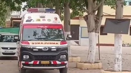 बंद कमरे में पलंग पर इस हालत में थे लड़का लड़की तभी खुला दरवाजा और..