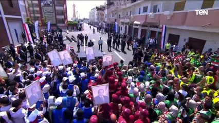 في مشهد جماهيري حاشد أهالي قرية الأبعادية بالبحيرة يرحبون بالرئيس السيسي