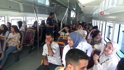 Tuşba Belediyesi'nden YKS'ye girecek öğrencilere moral gezisi