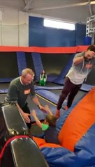 Envoyer son fils en orbite en sautant sur un trampoline... risqué