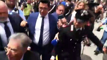 Funerali Berlusconi, l'arrivo di Umberto Bossi. "Un uomo buono e giusto"