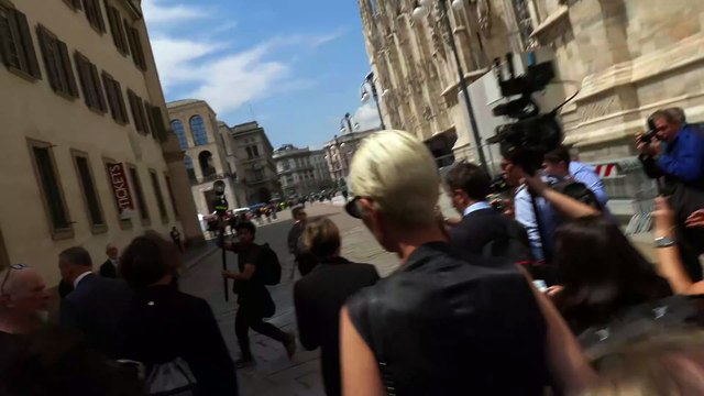 Funerali Berlusconi, Pascale ai cronisti: Scusate non è il momento