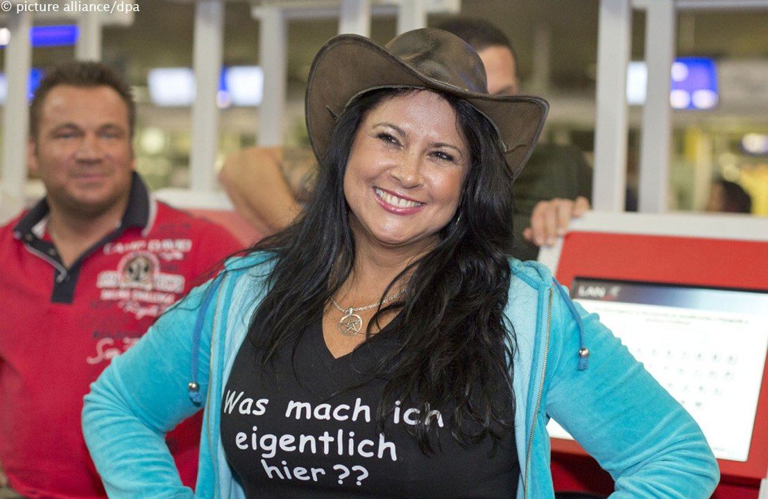Yvonne woelke tritt gegen iris klein nach