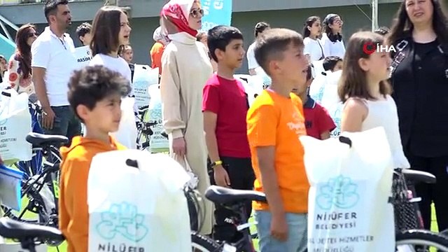 Nilüfer Belediyesi'nden çalışkan öğrencilere bisiklet ödülü