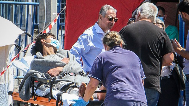 Al menos 59 personas fallecieron tras un naufragio frente a isla del sur de Grecia