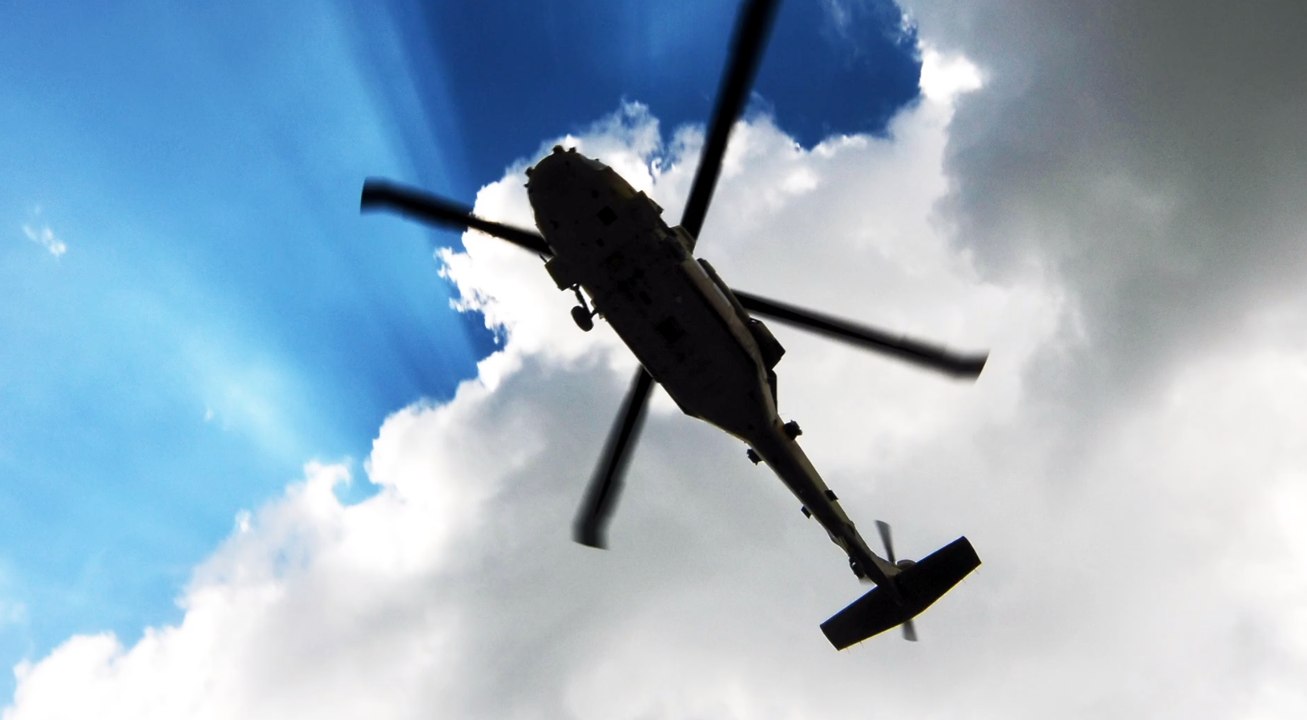 TikToker inszeniert Tod und überrascht Trauergäste in Helikopter
