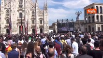 In 10mila in Piazza Duomo a Milano per l'ultimo saluto a Berlusconi