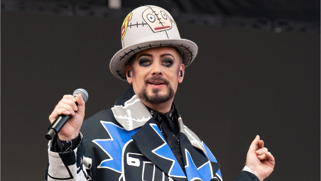 GALA VIDÉO - Boy George méconnaissable à 62 ans : le chanteur a complètement changé !