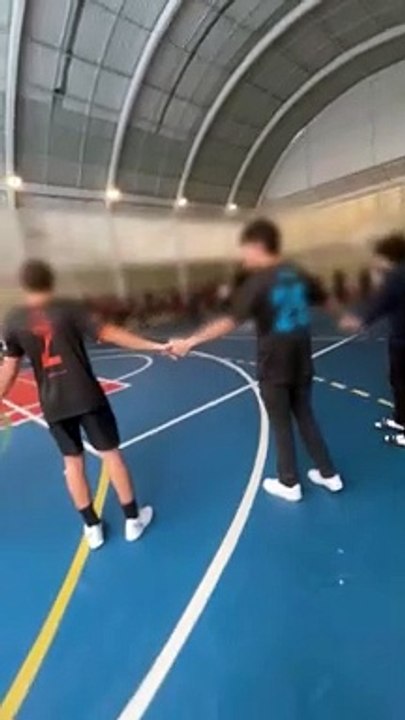 Alunos do Colégio Anchieta protestam contra falta de infraestrutura; assista