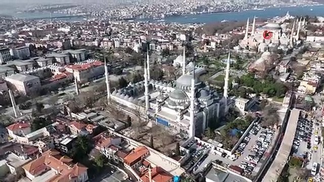 Ayasofya ve Sultanahmet Camii'nde Karşılıklı Ezan Geleneği Devam Ediyor