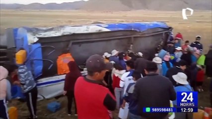 Juliaca: pobladores roban combustible de cisterna que volcó en carretera