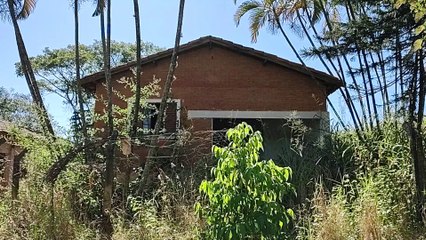 UMA MODERNA CASA ABANDONADA DE TIJOLINHOS