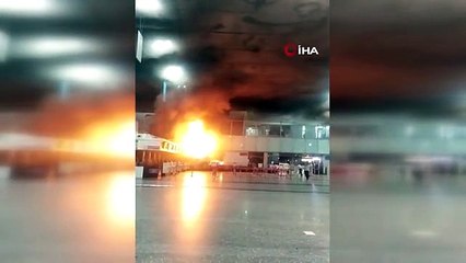 Hindistan'da havaalanında korkutan yangın