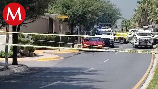 Asesinan a dos hombres en auto deportivo en zona Cumbres en Monterrey