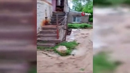 Kayseri'de sağanak yağış sele döndü, mahalleleri su bastı