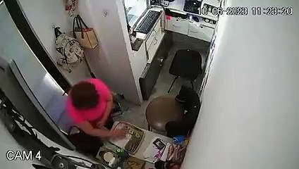 Mujer roba fuerte cantidad de dinero en su segundo día de trabajo