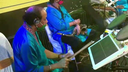 Tere Khayalon Me Hum // Lata Ki Yaden // Sangeeta Melekar Live cover Performing Song