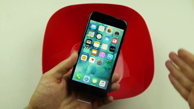 What Happens When You Pour Liquid Nitrogen On iPhone 7!