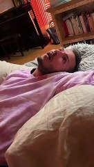 Le vih ne se transmet pas par la saluve et sous traitement est intransmissible meme lors d’exposition au sang ou de rapport non protege.