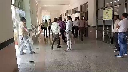 सेंट्रल जीएसटी सुपरिंटेंडेंट और अफसरों के पास से मिले 83 लाख कैश, CBI रिमांड पर - देखें वीडियो