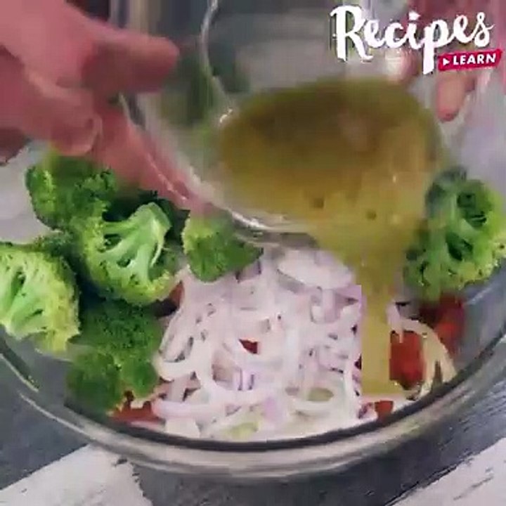 Delicious and Healthy Broccoli Salad Recipe: A Daily Favorite!"
