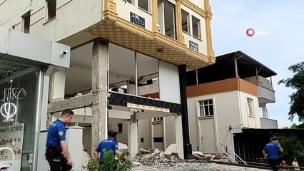 Kahramanmaraş'ta ağır hasarlı binaya giren kişi, söktüğü asansörün altında can verdi