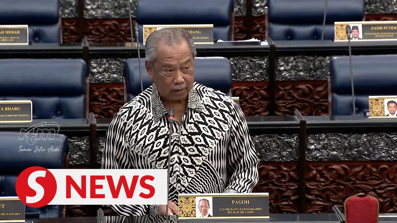 Muhyiddin urges govt not to increase public health facility fees