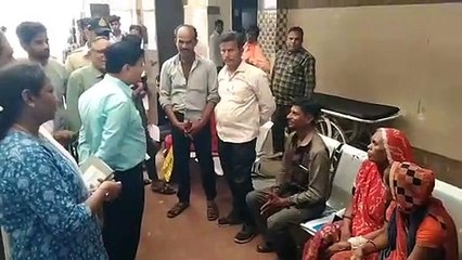 जिला अस्पताल में सफाई व्यवस्था देख कलेक्टर बिफरे