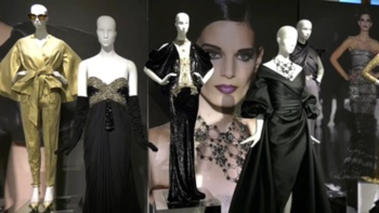 Hannibal Laguna revela "El secreto del glamour" por sus 35 años como diseñador