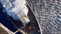 Il salvataggio dei migranti naufragati in Grecia con l'elicottero