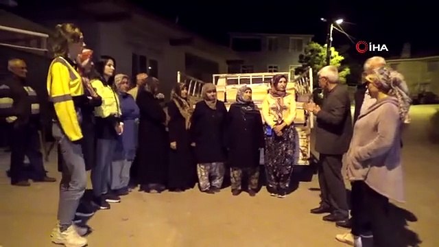 Des ruches avec des abeilles ont été distribuées aux stagiaires apicoles