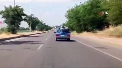 Batman'da boru yüklü otomobille tehlikeli yolculuk kamerada