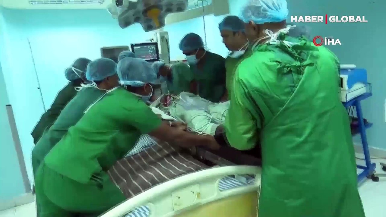 Sri Lanka’da dünya rekoru: 801 gram ağırlığında böbrek taşı çıkarıldı