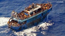 اليونان تواصل عمليات البحث عن ناجين غداة غرق مركب كان يقلّ مئات المهاجرين