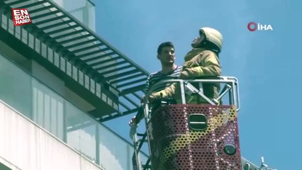 Kağıthane’de rezidansta yangın: Mahsur kalan vatandaşlar böyle kurtarıldı
