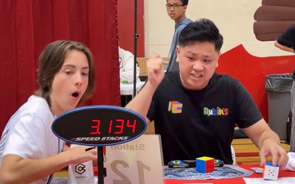 Nouveau record du monde du Rubik's Cube en 3 secondes !