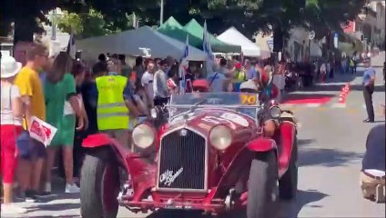 La Mille Miglia passa da Vinci: grande festa per le strade