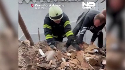 Kramatorsk: l'emozione del salvataggio di una donna rimasta sotto le macerie dei bombardamenti