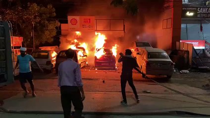 Three cars caught fire