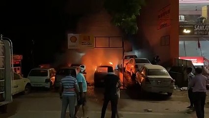 Three cars caught fire