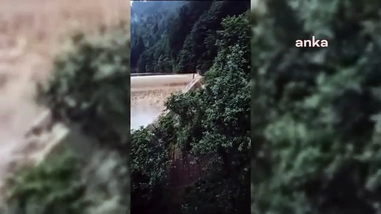 Rize'de Hemşin Deresi taştı