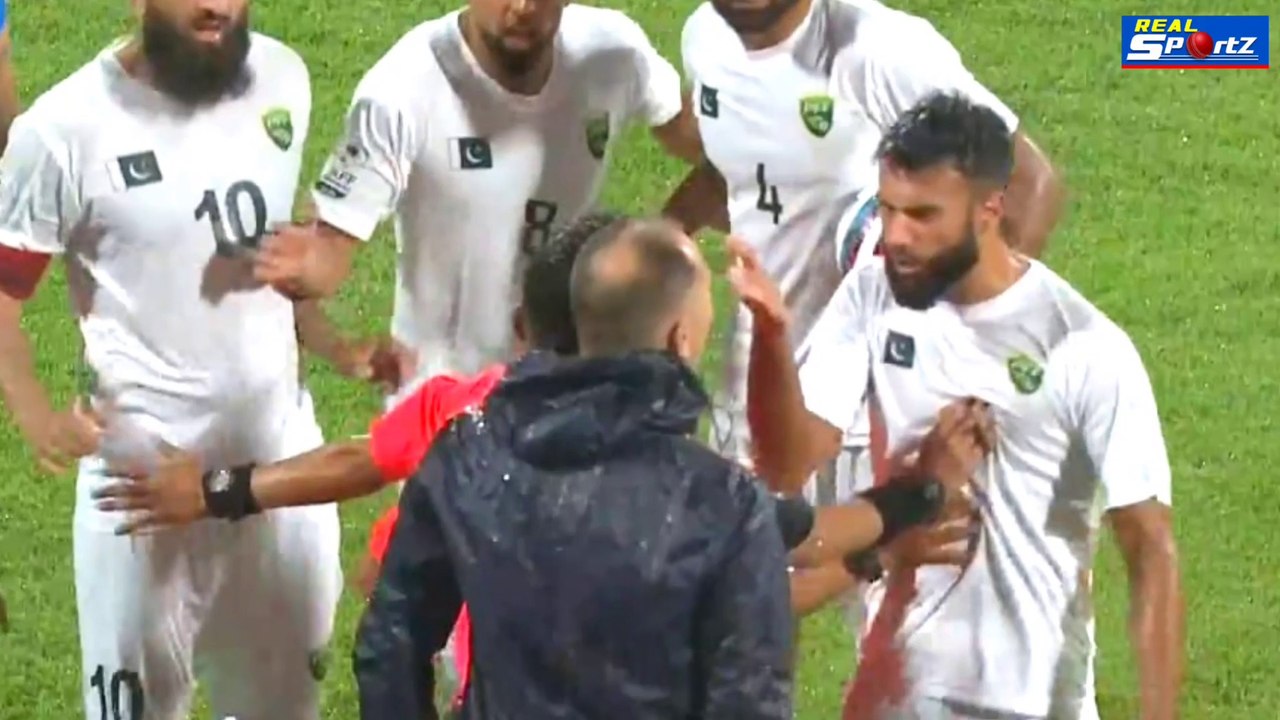 India vs Pakistan Fight in Football Match: IND-PAK Football मैच में हुई लड़ाई | SAFF Championship