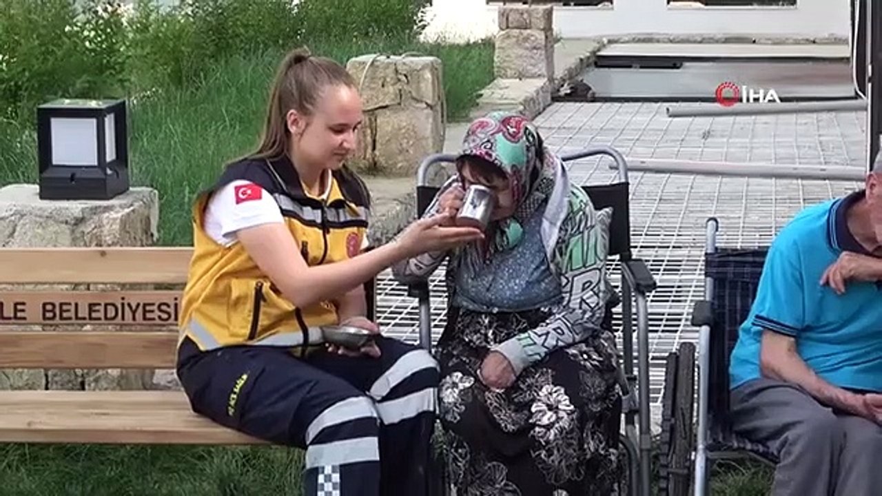 Service 5 étoiles aux malades et aux personnes âgées à Pamukkale