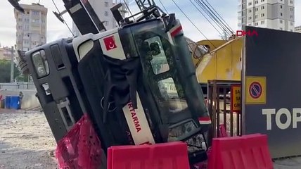 Kadıköy'de korku dolu anlar: Metro şantiyesinde vinç devrildi