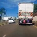 Crianças e adolescentes ‘apanhados’ à boleia nas traseiras de camiões