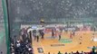 Panathinaikos-Olympiakos maçında büyük olay- Meşaleler, patlayıcılar derbiye damgasını vurdu