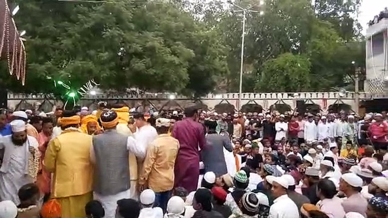 मौलाना जियाउद्दीन का उर्स: कुल की रस्म में उमड़...