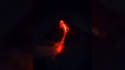 Más de 20.000 evacuados por la erupción del volcán Mayón en Filipinas