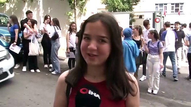 İstanbul'da öğrencilerin karne heyecanı