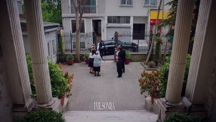 La série Girl in the Glass a fait son final, les partages des acteurs principaux ont été émouvants